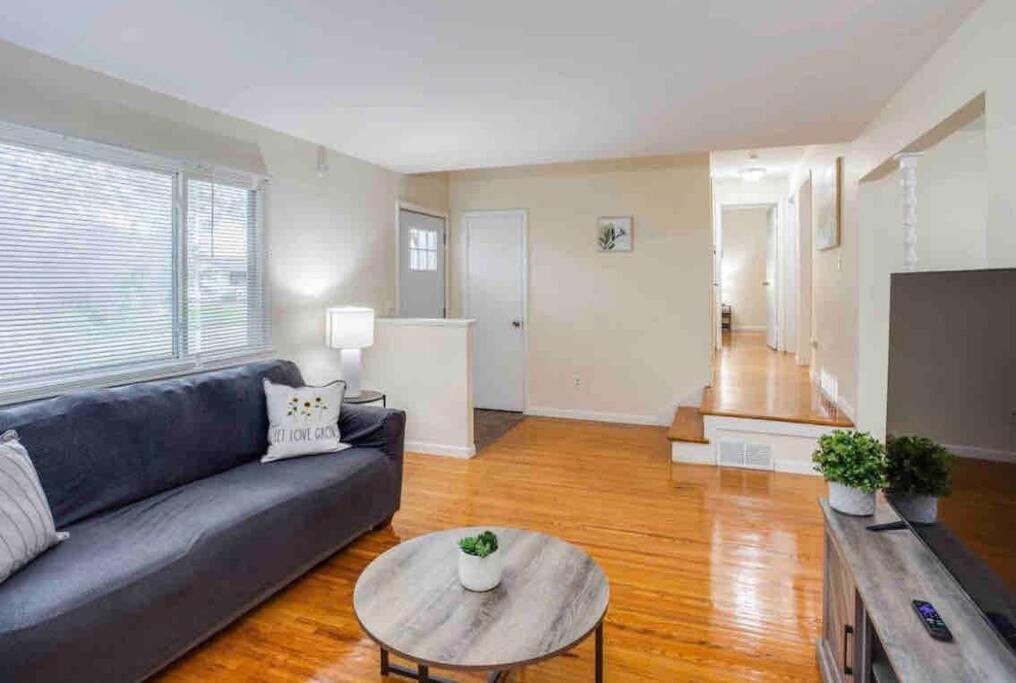 Ferienwohnung Amazing Ranch Mins Away From Airprt/Rit/Dwtn/Uofr Rochester Exterior foto