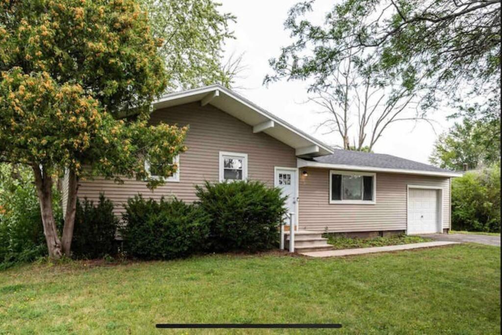Ferienwohnung Amazing Ranch Mins Away From Airprt/Rit/Dwtn/Uofr Rochester Exterior foto